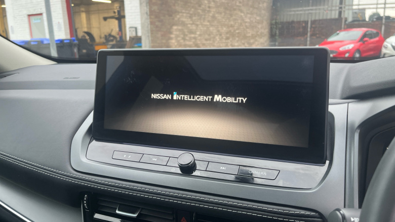 Nissan Qashqai 1.3 DiG-T MH N-Connecta 5dr Petrol Hatchback